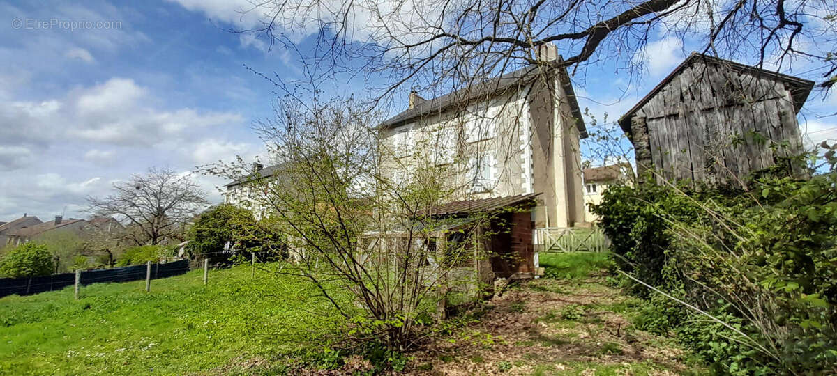 La maison et jardin - Maison à LA COQUILLE