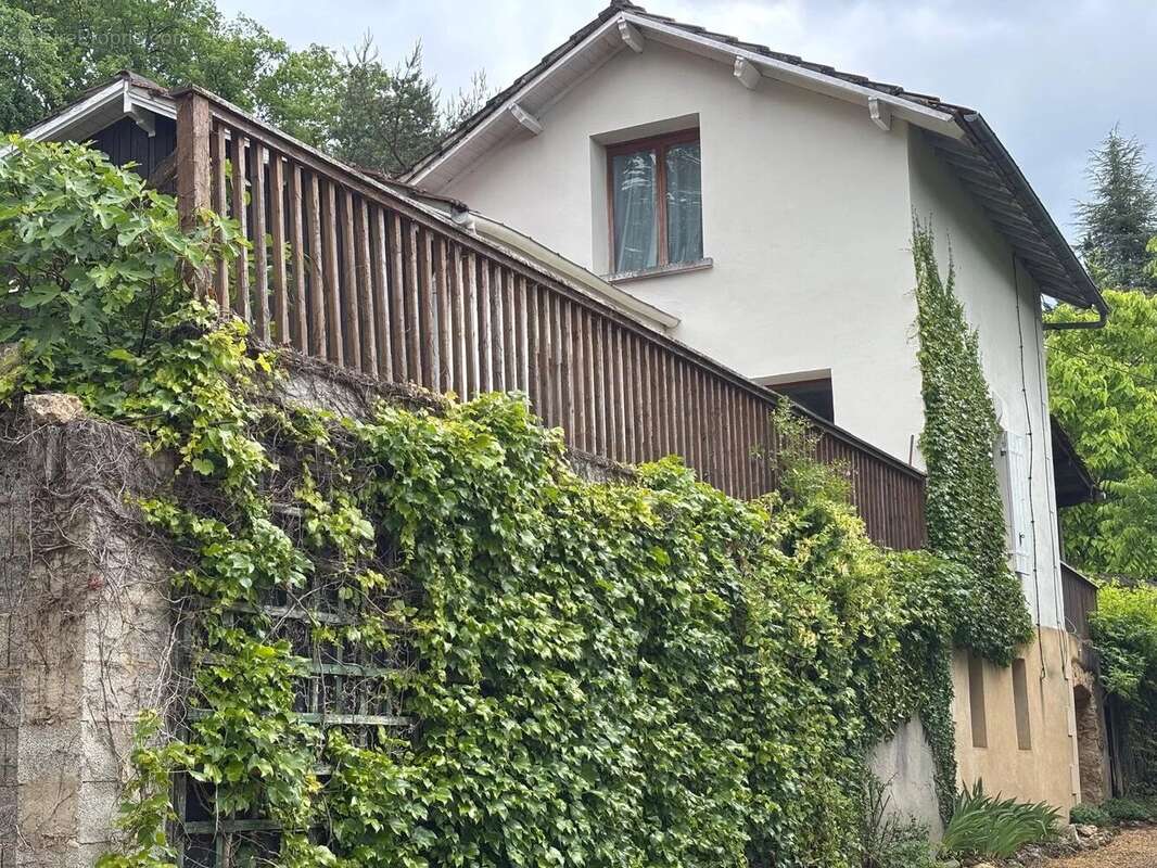 Maison à QUEYSSAC