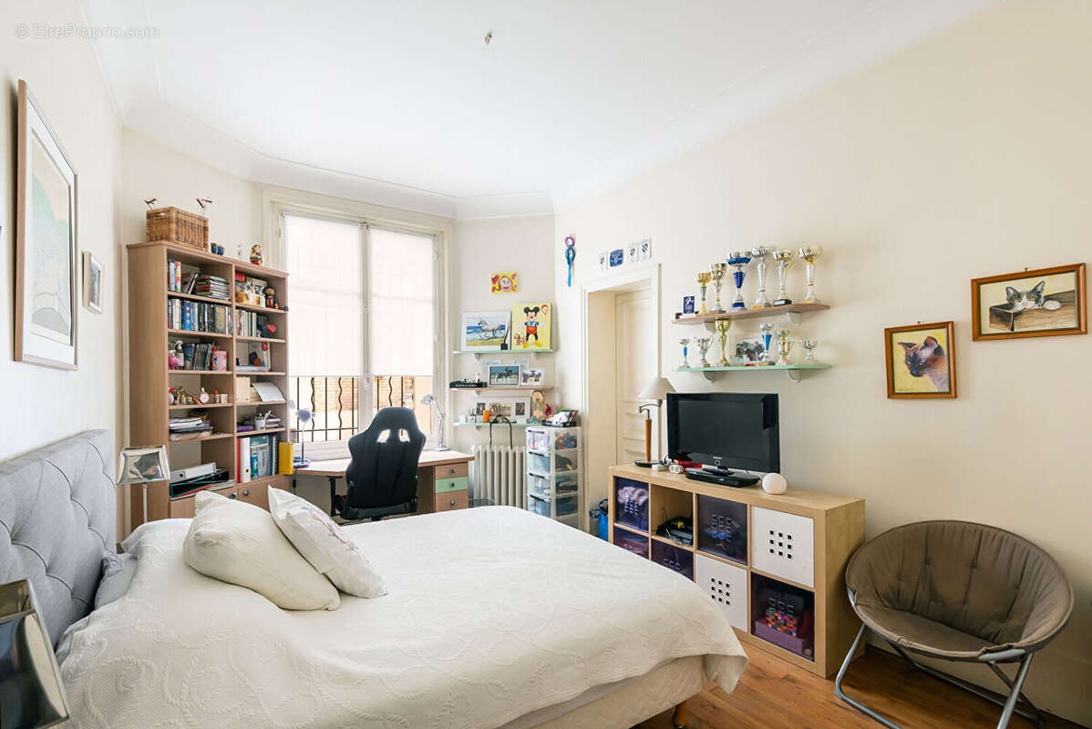 Appartement à PARIS-7E