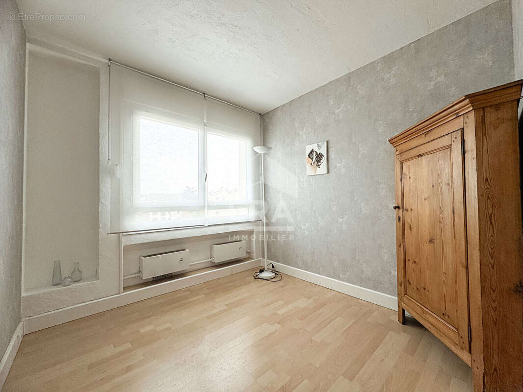 Appartement à SARTROUVILLE