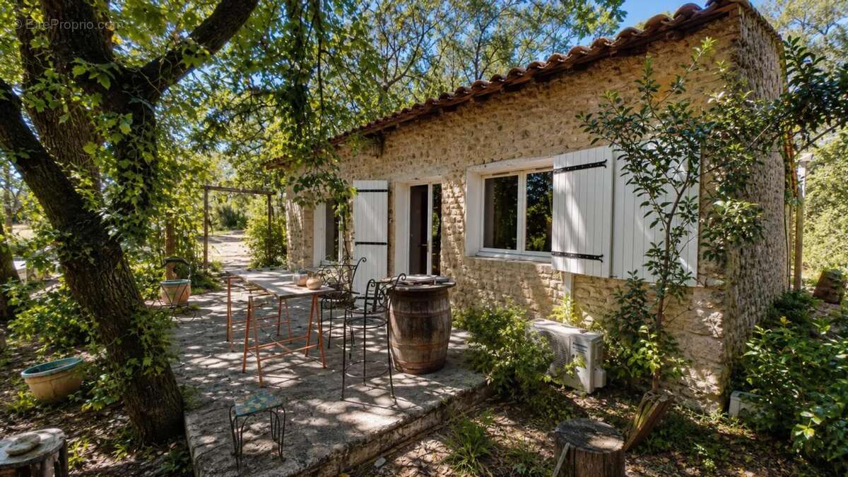 Maison de 7 pièces de 135 m² à Malataverne - photo 12