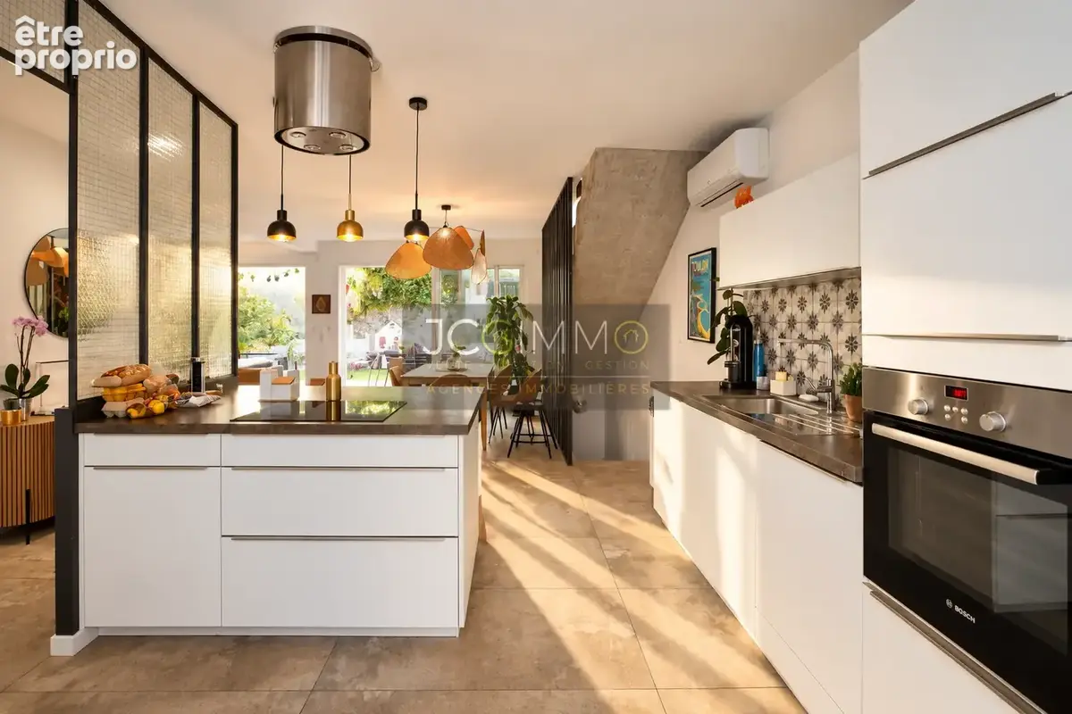 Toulon le mourillon - rare - maison de caractere 161 m2 - jardin 110 m2 - rénovation architecte - garage - photo 7