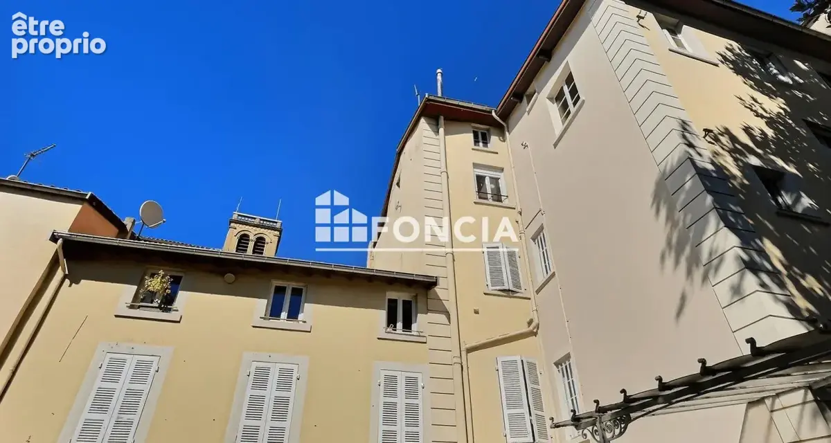 VIENNE, centre historique. T3 de 80 m² au 2ème étage - photo 3