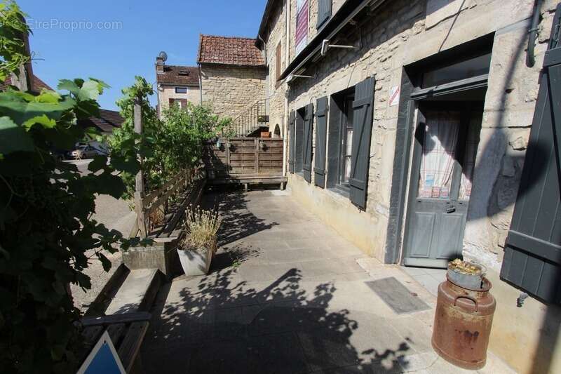 Dpt Côte d'Or (21), à vendre GISSEY SUR OUCHE maison de village P5 de 136 m², terrasse de 28 m² - photo 3