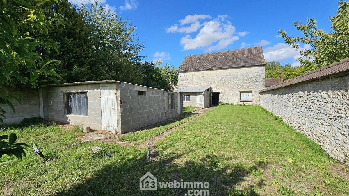 Une autre vue de la grange côté jardin. - Maison à LA FERTE-ALAIS