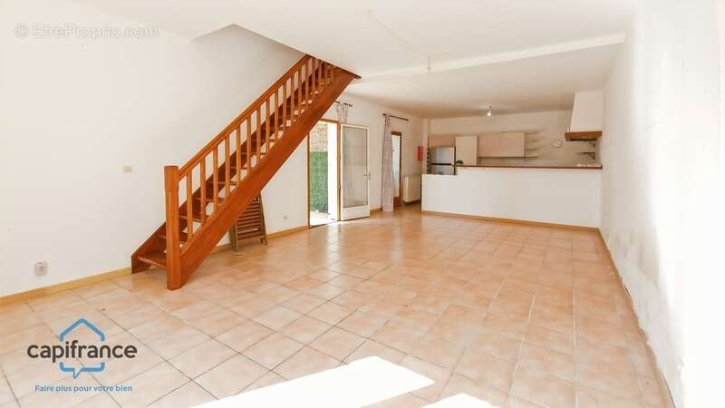 Maison à BELVEZE-DU-RAZES