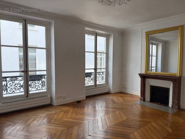 Appartement à PARIS-9E