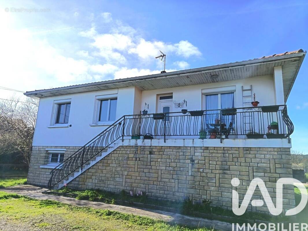 Photo 1 - Maison à COUTRAS