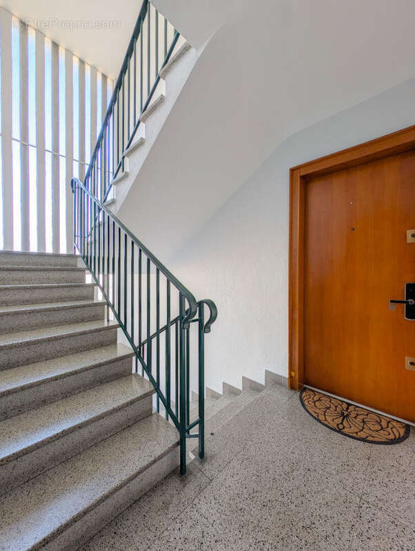 Appartement à LA GARENNE-COLOMBES