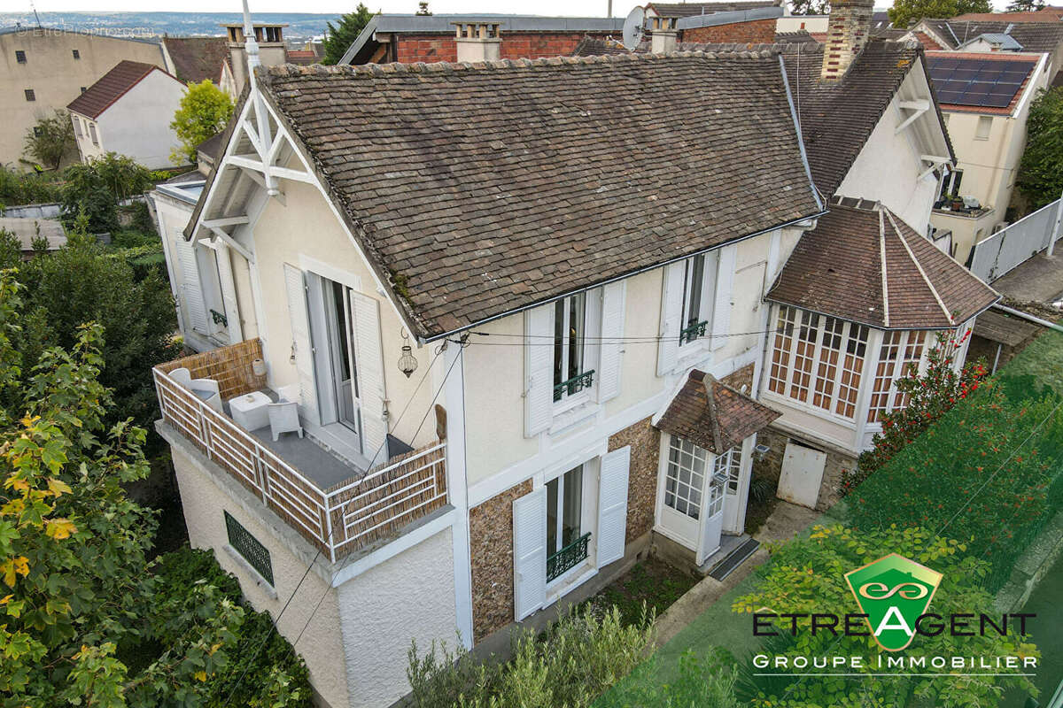 Appartement à CHANTELOUP-LES-VIGNES