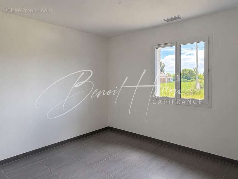 Maison T2 bis de plain-pied sur 1000m² de terrain - photo 3