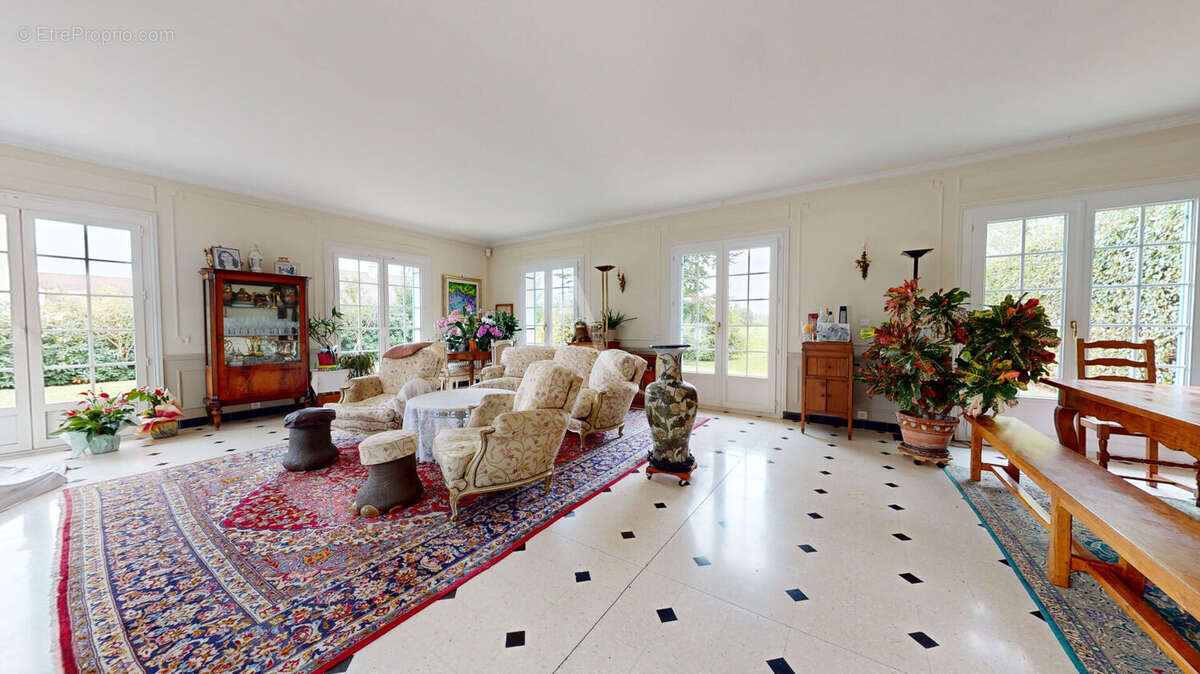 Maison à CREVECOEUR-EN-BRIE