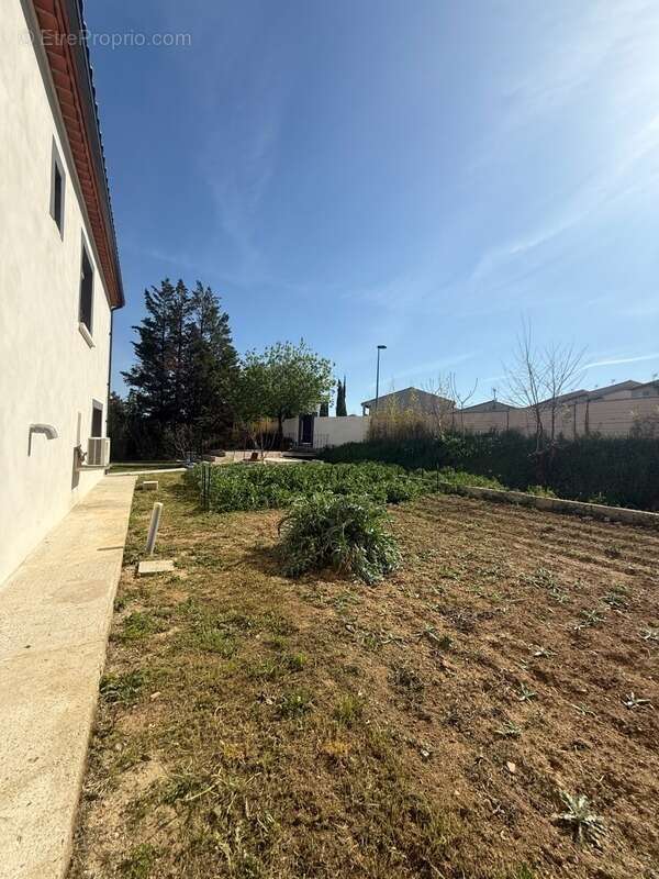 Maison à VILLEMOUSTAUSSOU