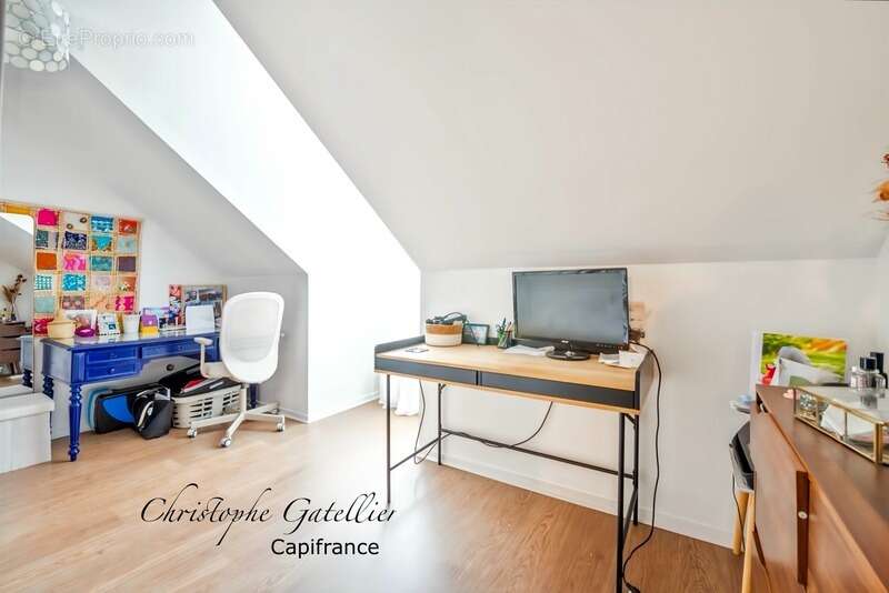 Appartement à FONTENAY-LE-FLEURY