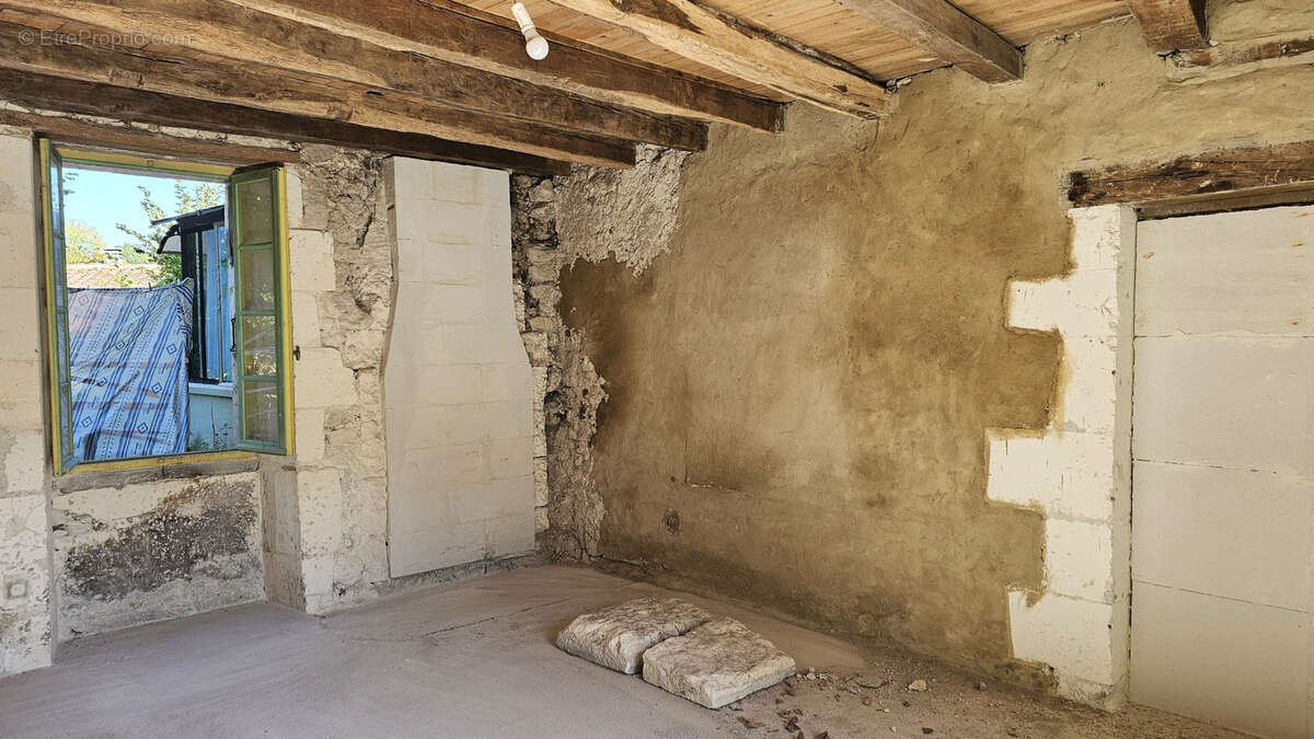 Maison à SAINT-MARTIAL-VIVEYROL