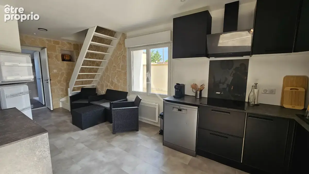 Maison rénovée à 10 minutes de la mer avec cour et stationnement - photo 3