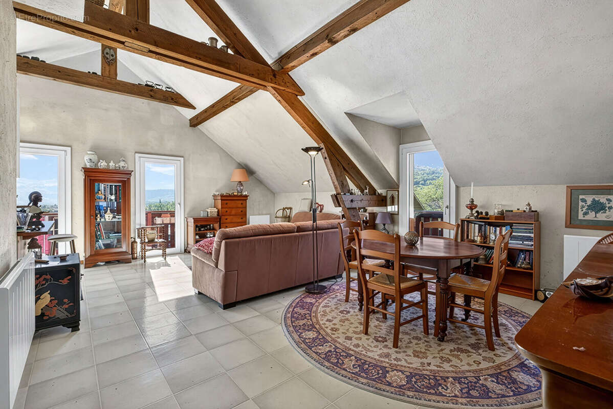 Appartement à SAINT-JORIOZ