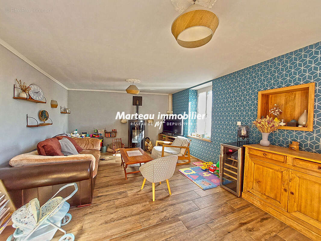 Maison à DOMFRONT-EN-CHAMPAGNE