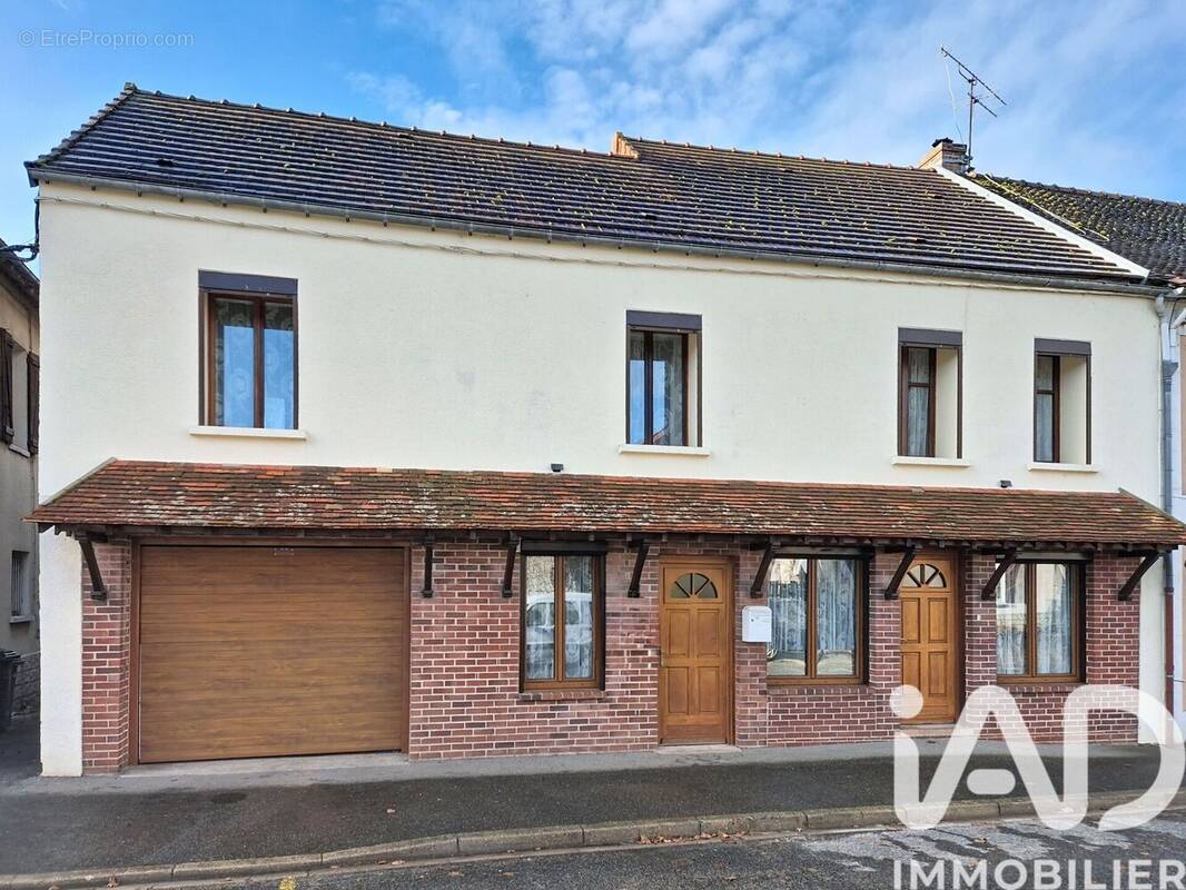 Photo 1 - Maison à ECHOUBOULAINS