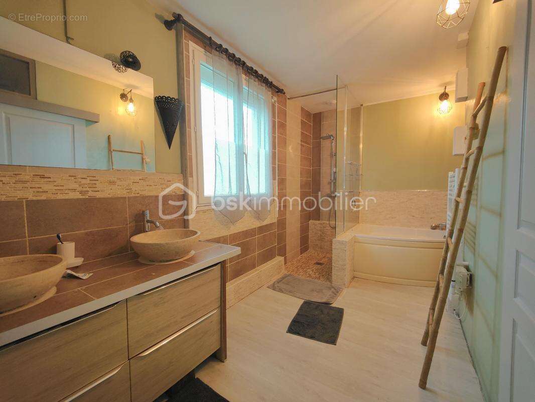 Maison à ARTIGUES-PRES-BORDEAUX