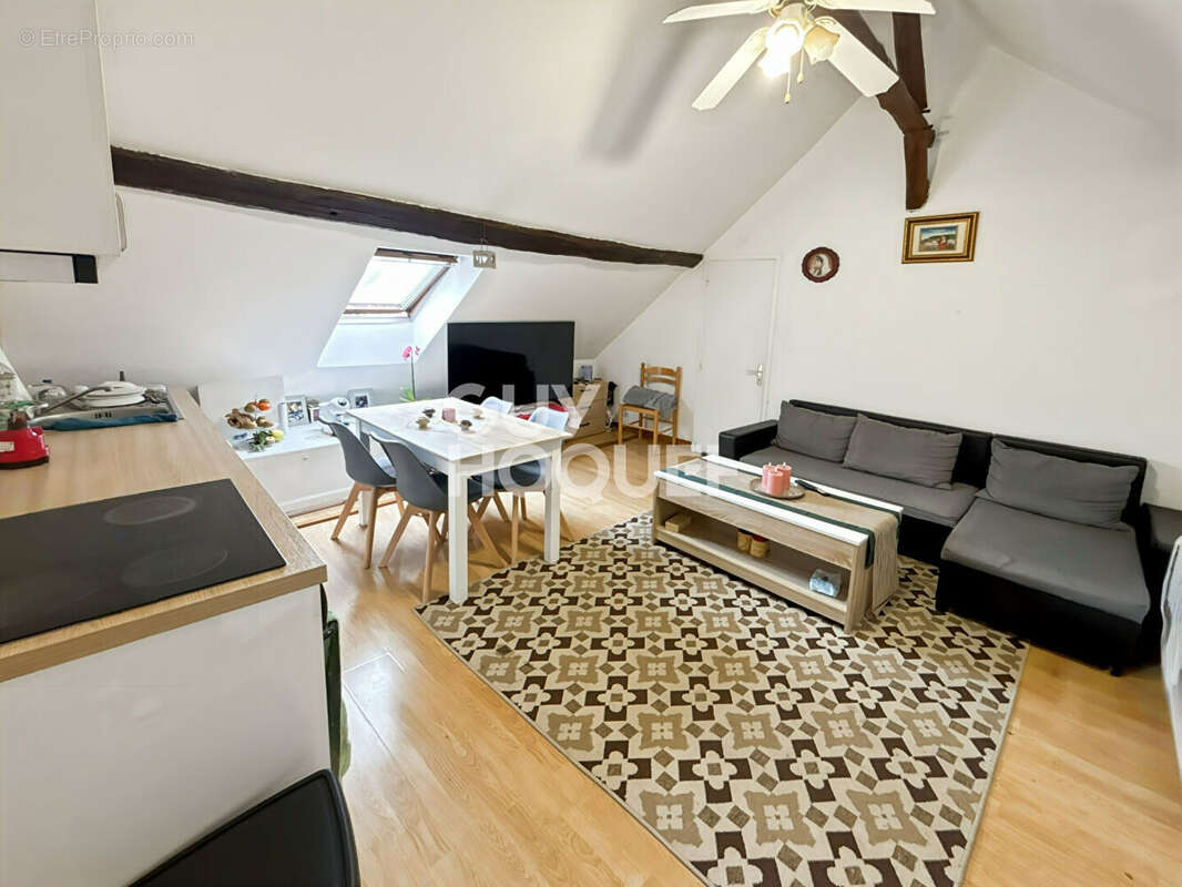 Appartement à FONTENAY-TRESIGNY
