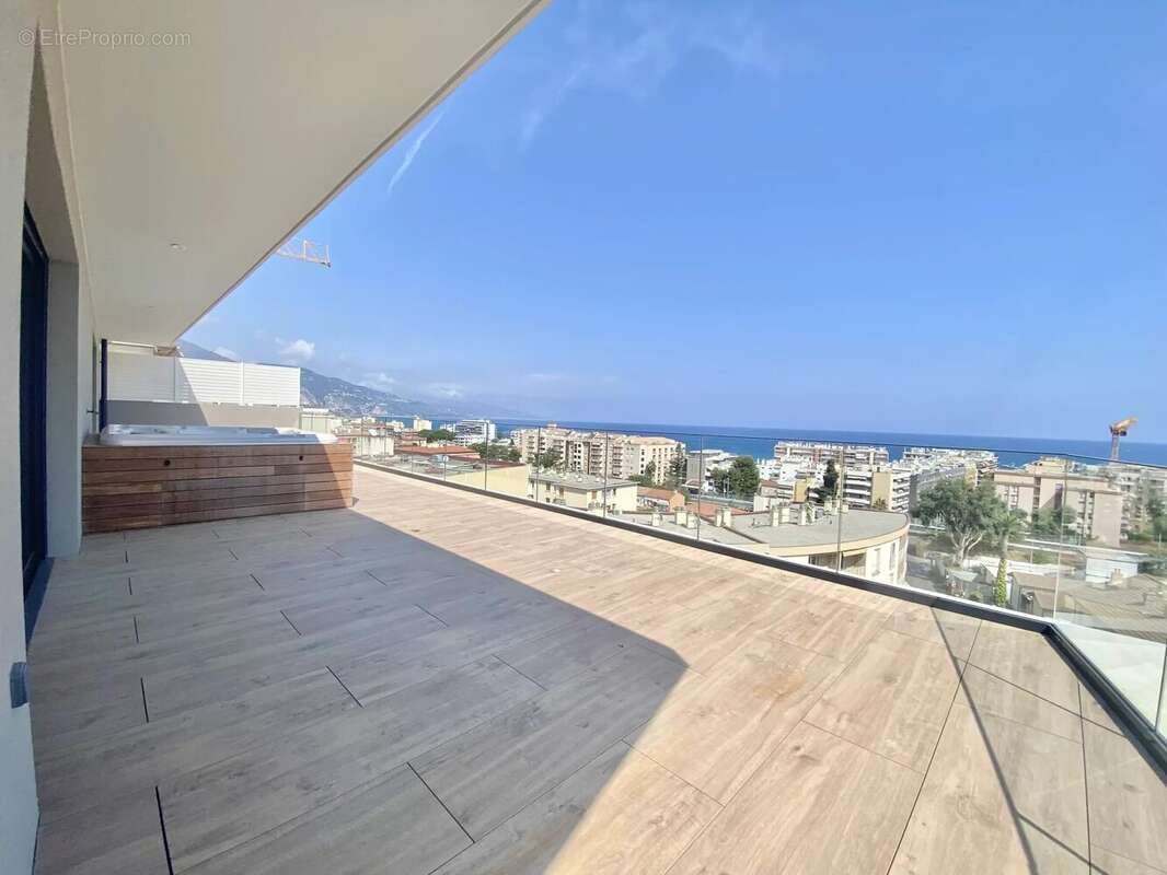 Appartement à ROQUEBRUNE-CAP-MARTIN