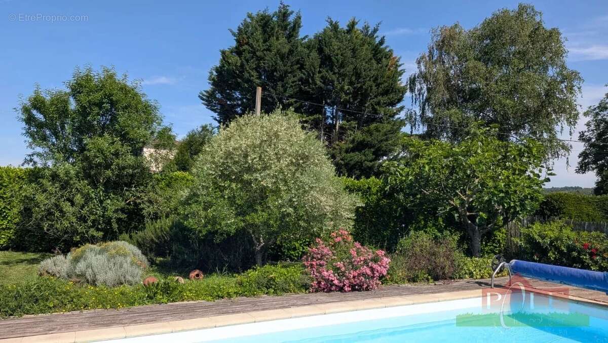 Maison à CHUZELLES