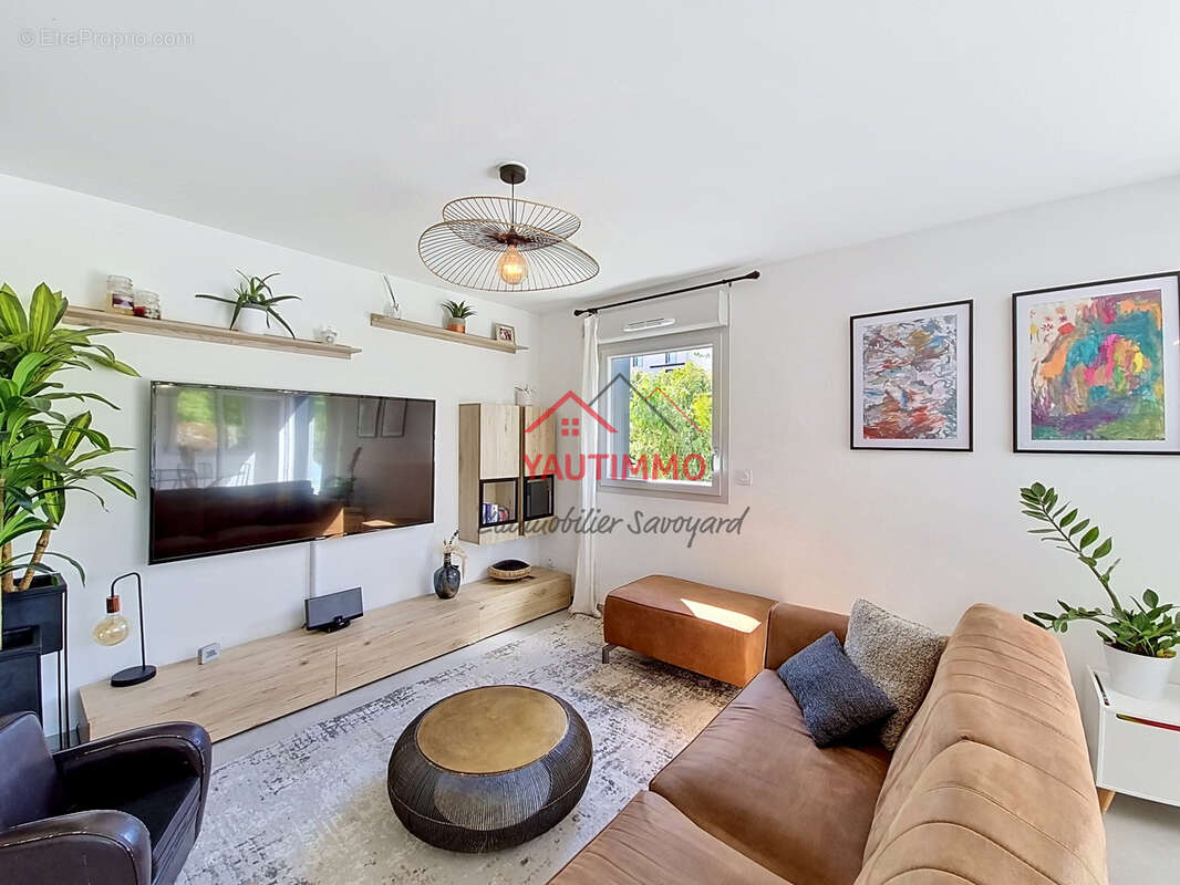 Appartement à VETRAZ-MONTHOUX