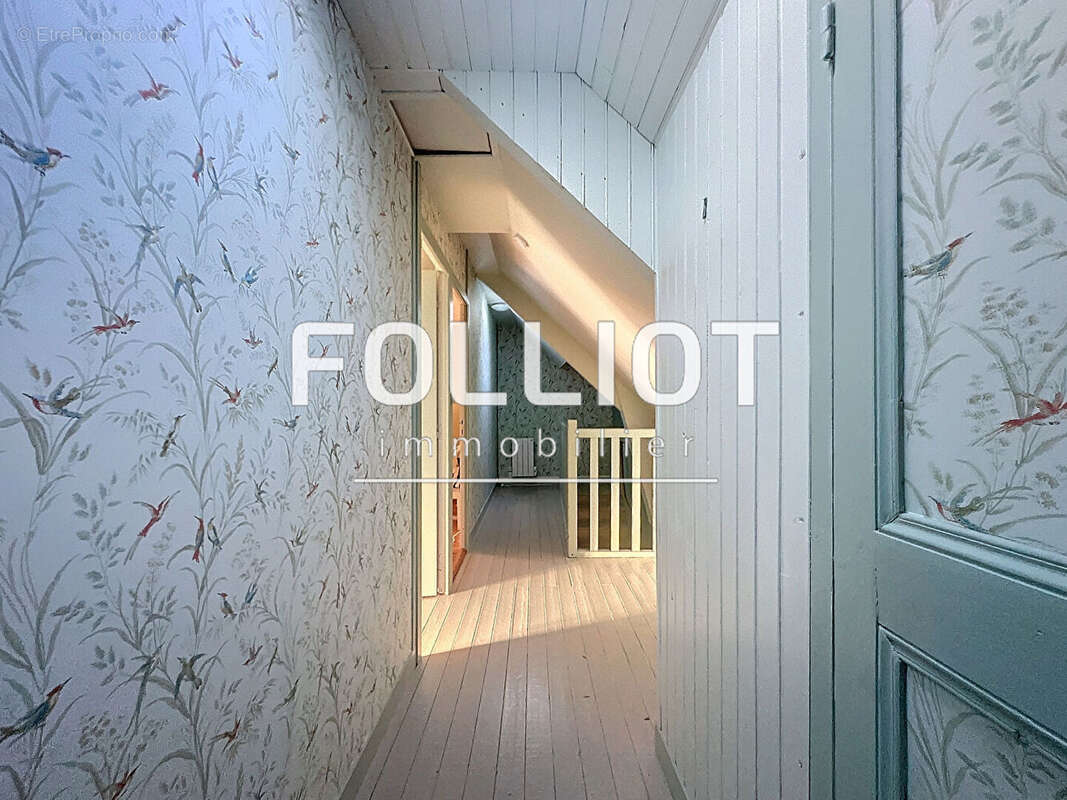 Maison à LES MOITIERS-D'ALLONNE