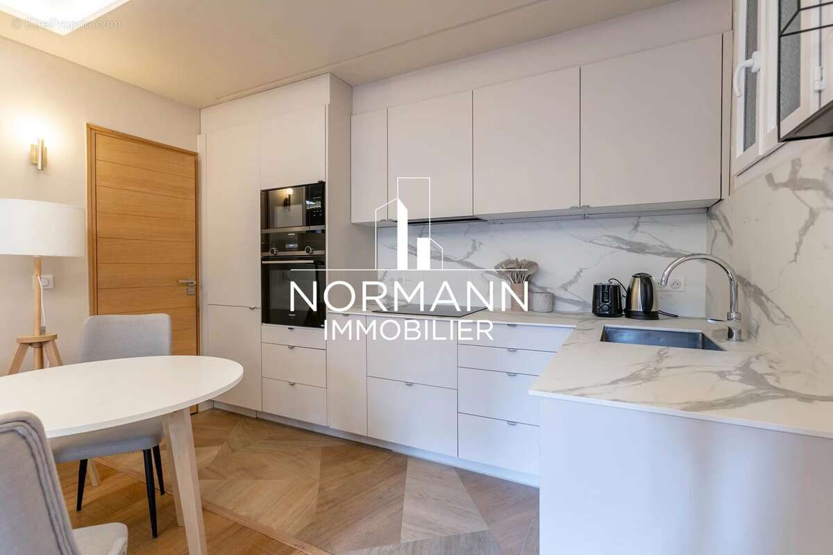 Appartement à PARIS-3E