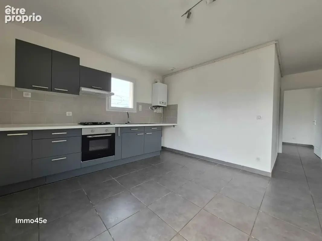TAIN L'HERMITAGE, appartement T2bis avec garage et place de parking privée - photo 2