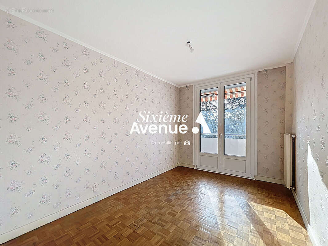 Appartement à DECINES-CHARPIEU