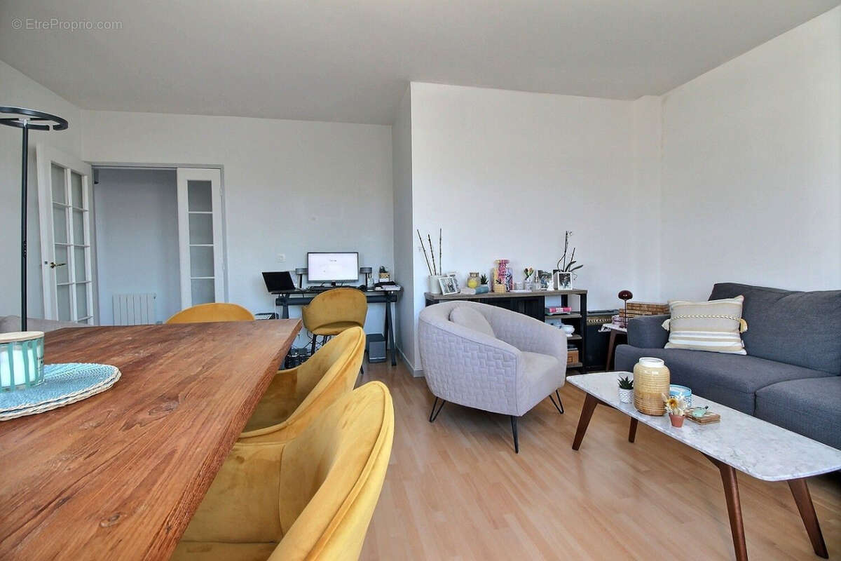 Appartement à ISSY-LES-MOULINEAUX