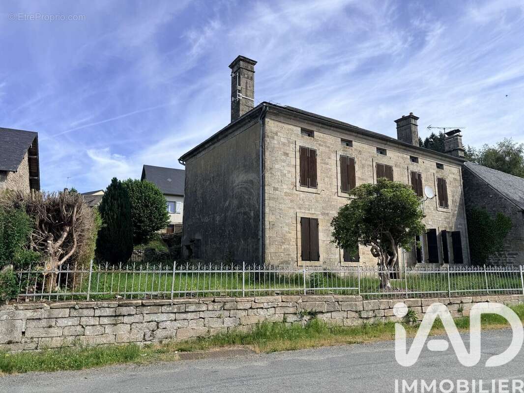 Maison 183 m² à Perols-Sur-Vezere  - photo 2