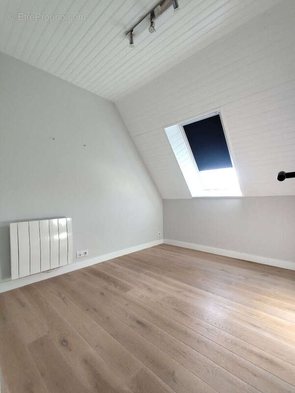 Appartement à COMBRIT