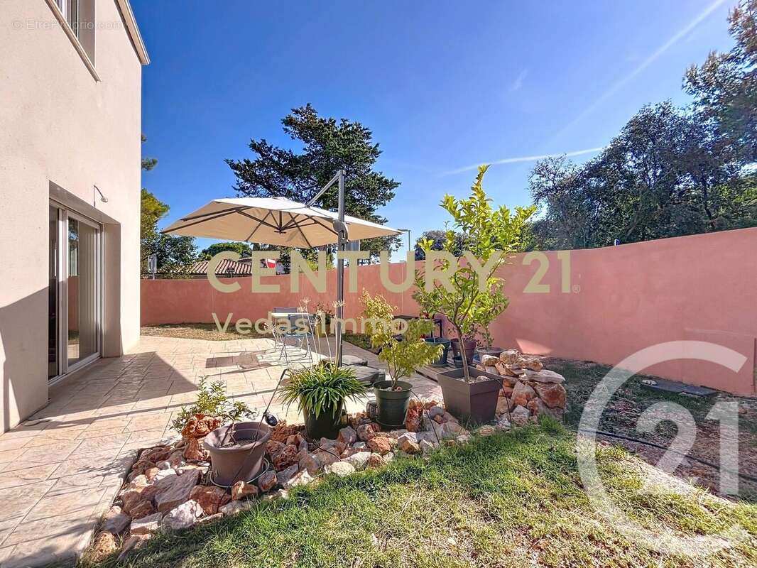 Maison à SAINT-JEAN-DE-VEDAS