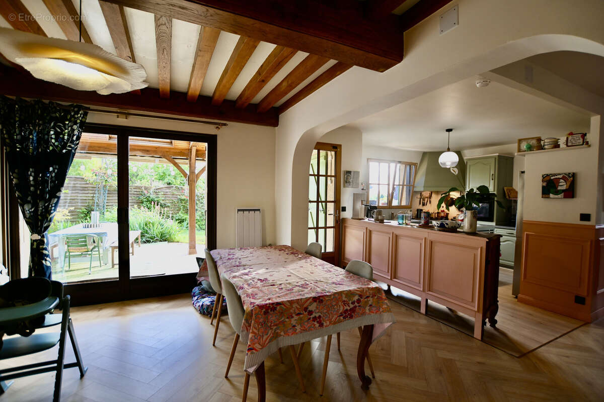 Maison à AVALLON