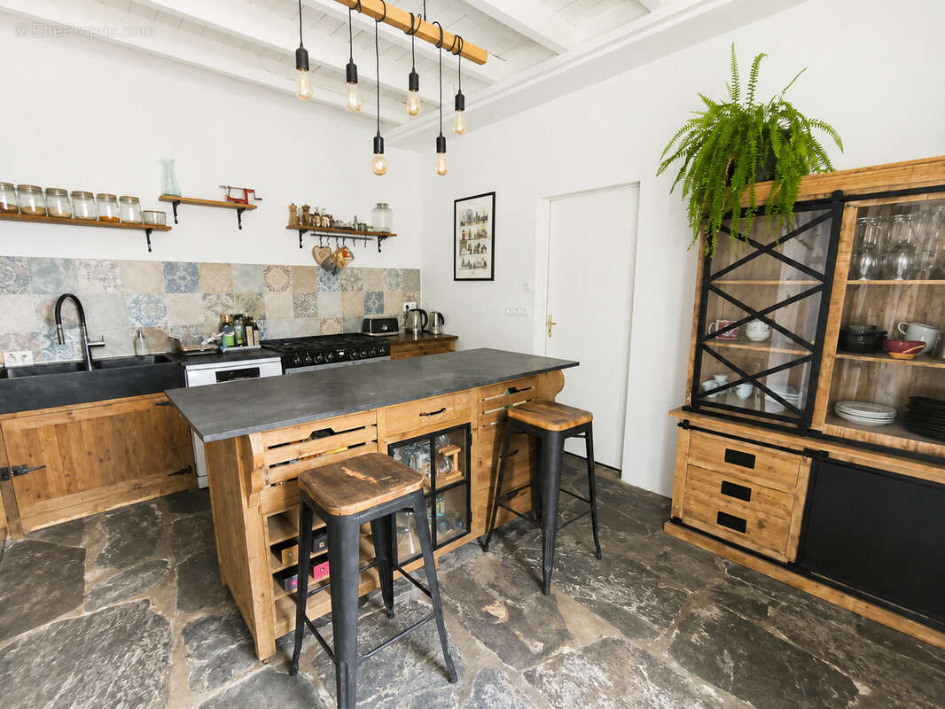 Exclusivité. Nantes Saint-Jacques. Maison de caractère de 3 chambres avec garage. 471 600 € FAI - photo 9