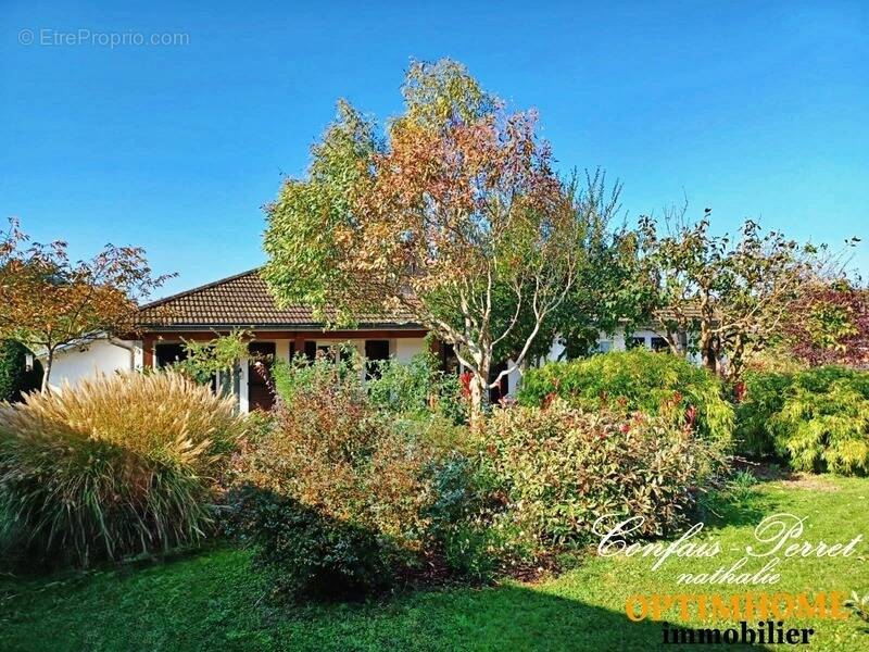 Maison à MISEREY-SALINES