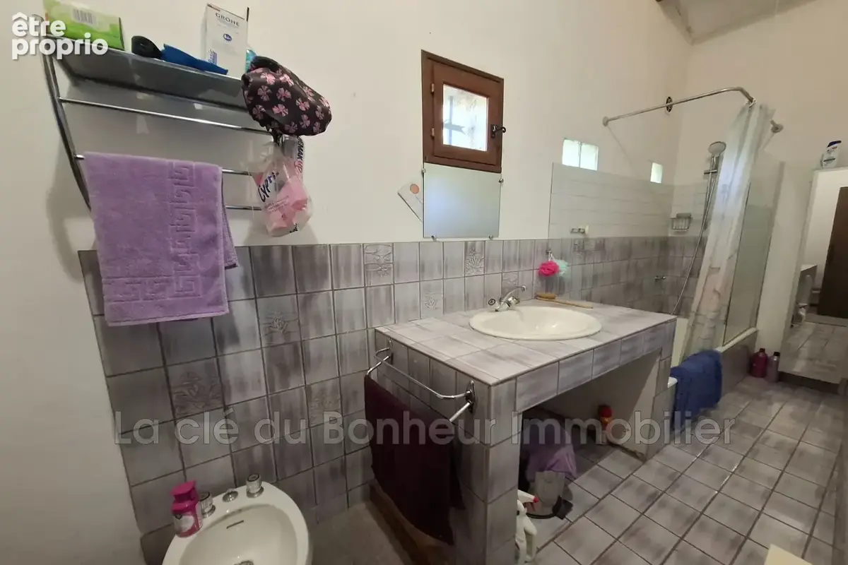 Maison 4 pièces 103 m² à vendre à Montagnac-Montpezat (04500) - photo 8
