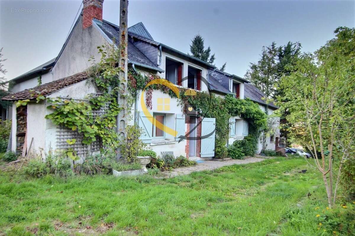 Maison à SENS-BEAUJEU