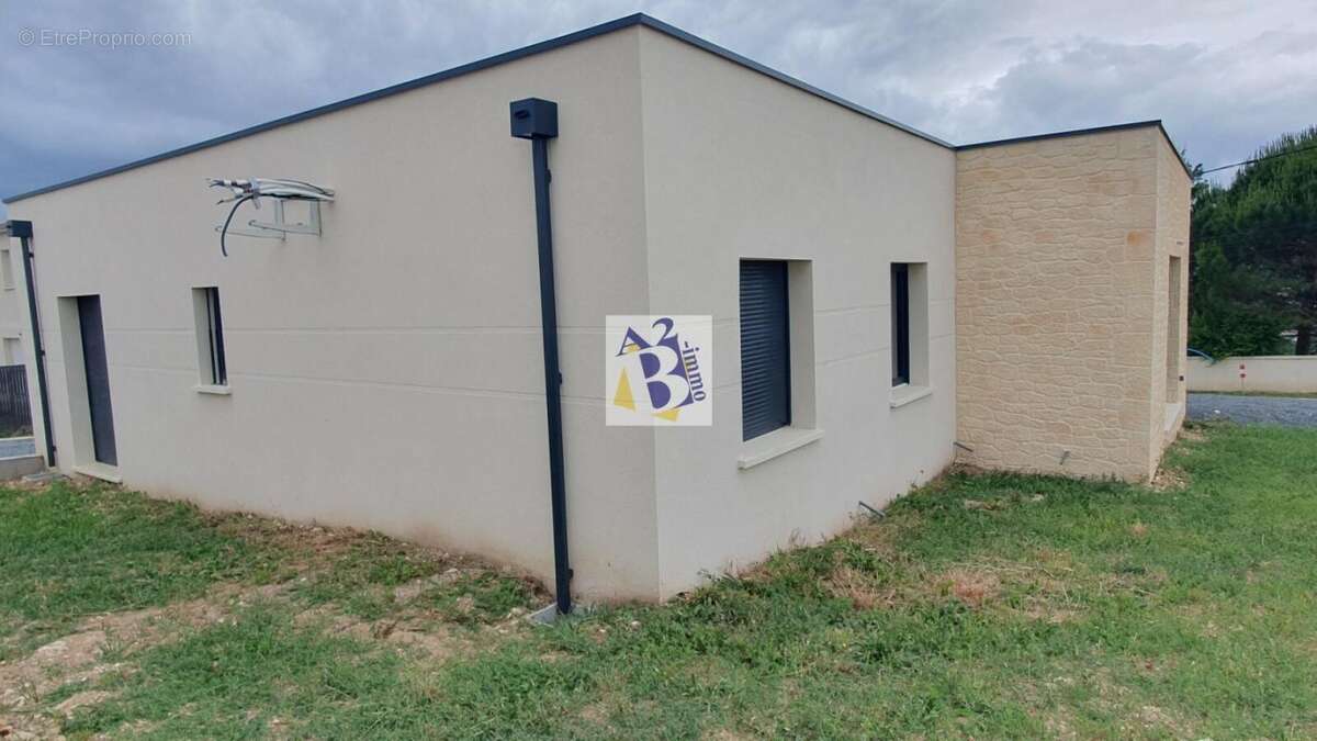 Maison à RUELLE-SUR-TOUVRE