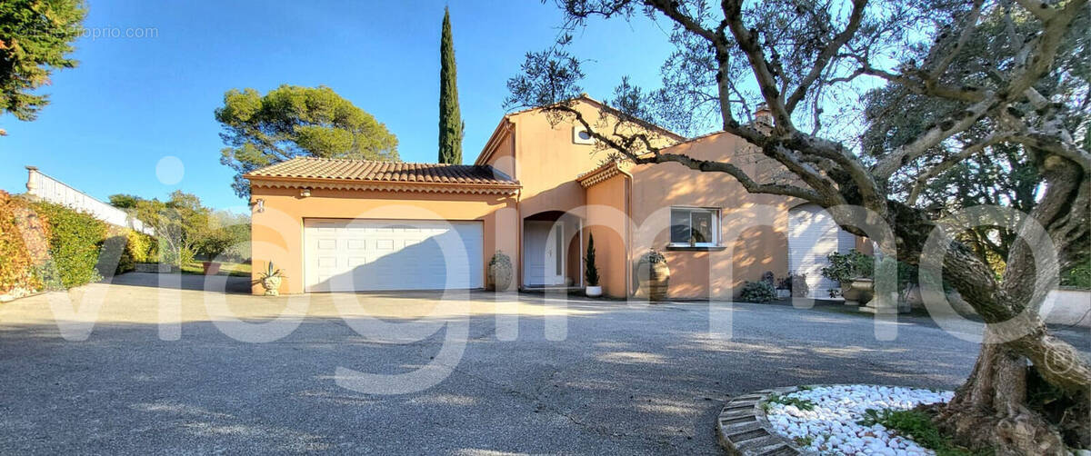 Maison à SAINT-PAUL-TROIS-CHATEAUX