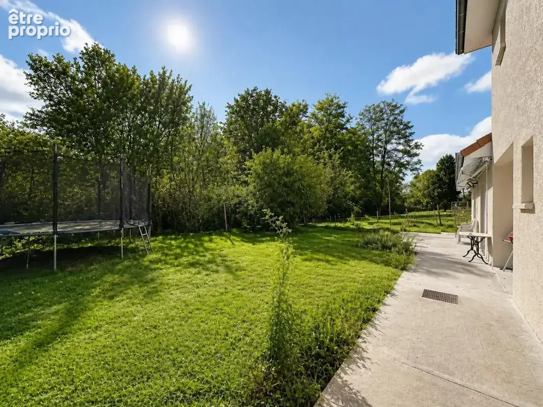 Belle maison familiale avec 4 chambres, grand garage et jardin arboré - photo 27