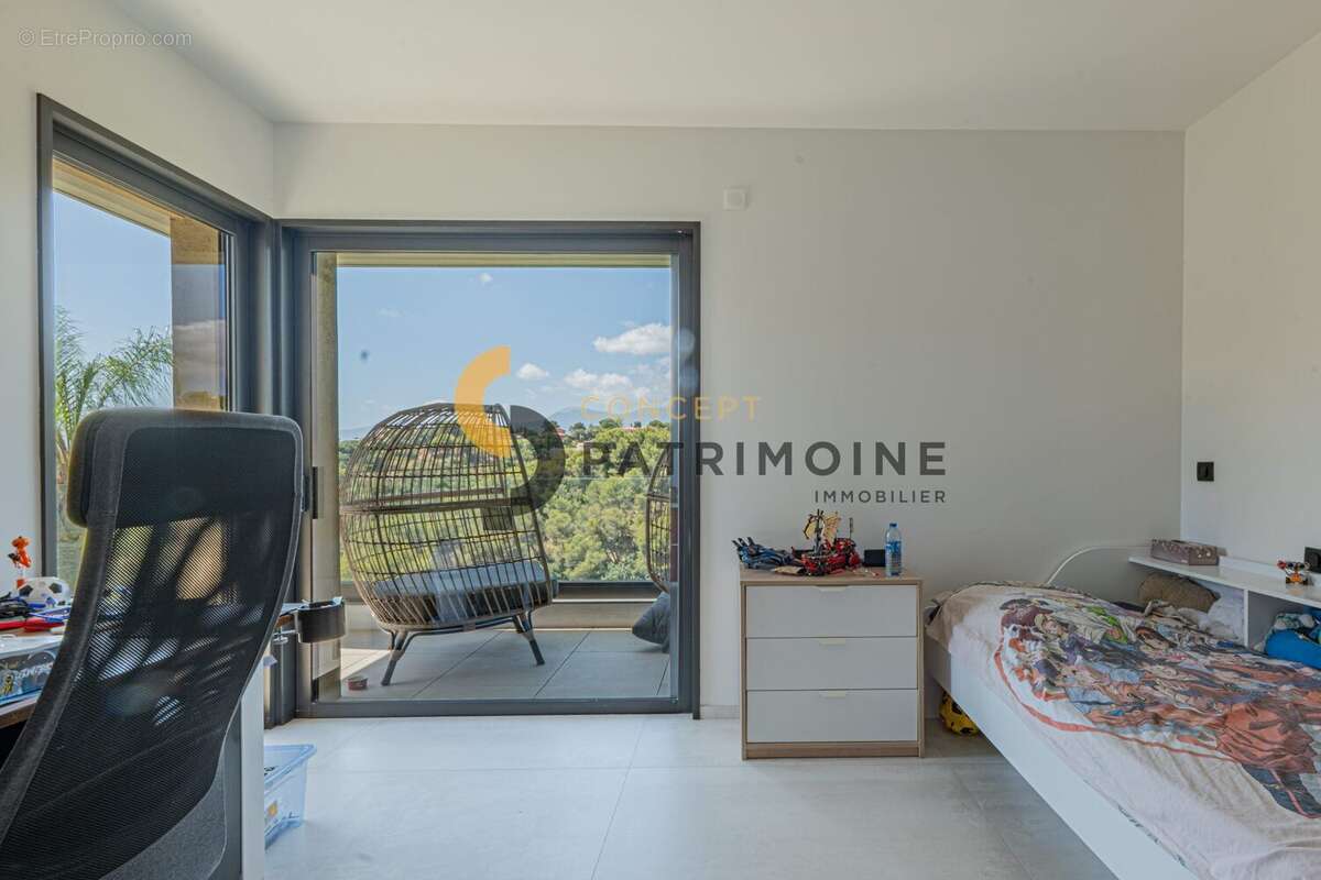 Maison à CAGNES-SUR-MER