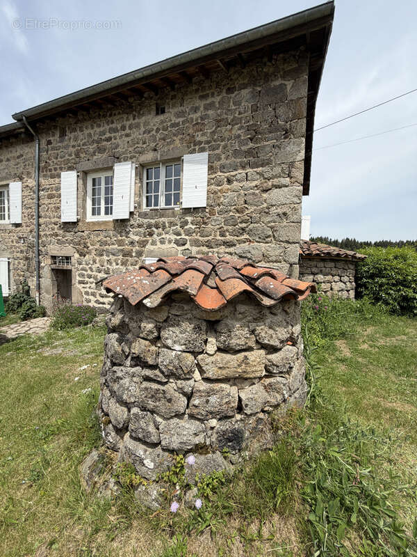 Maison à SAINT-JUST-MALMONT
