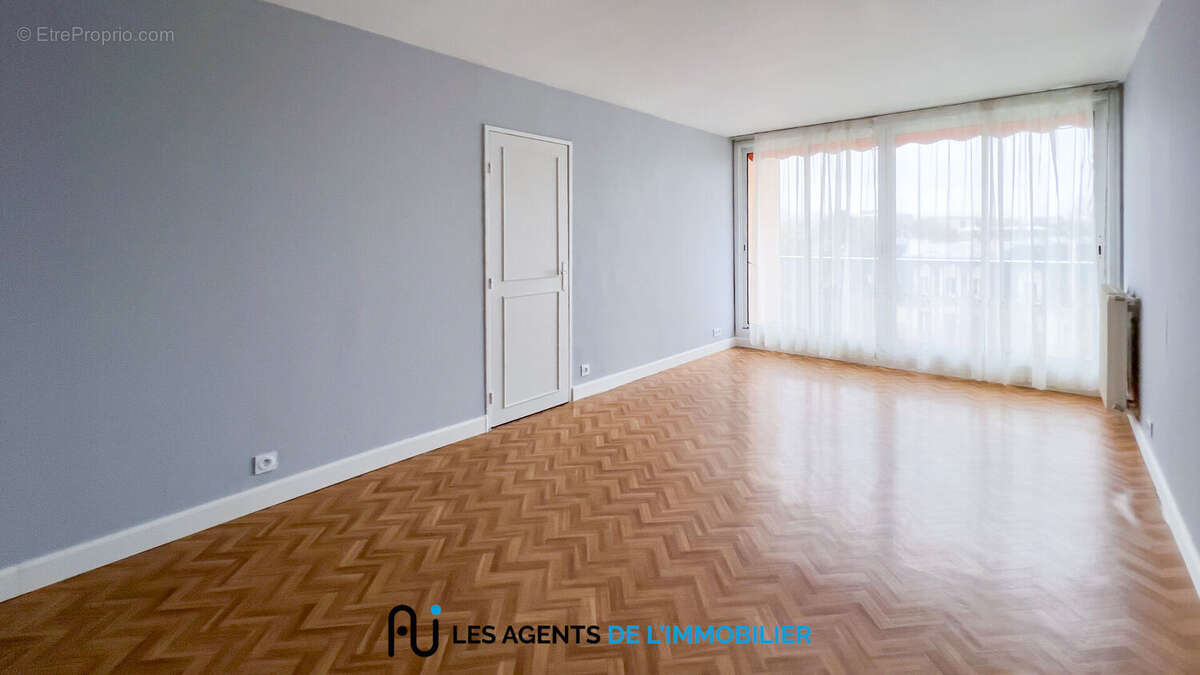 Appartement à NANTERRE