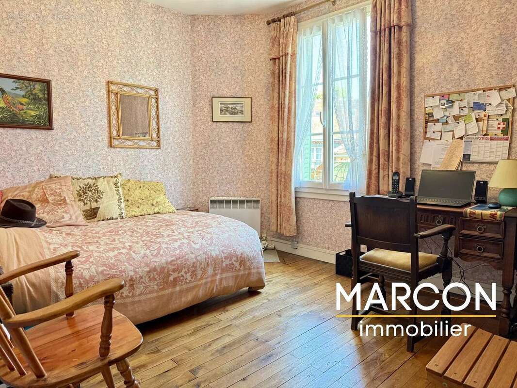 Maison à CHENIERS