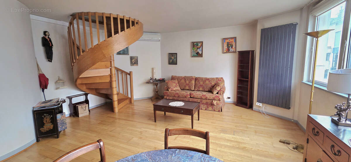 Appartement à PARIS-15E