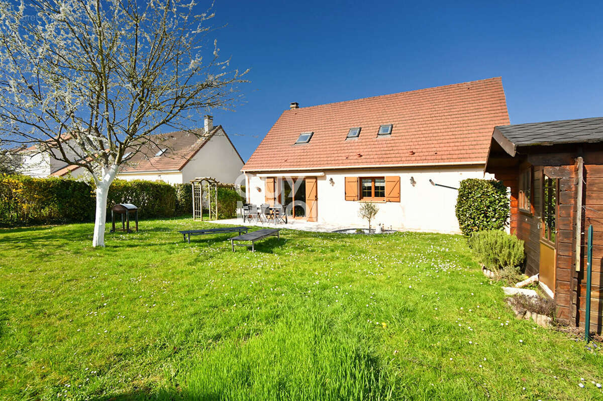 Maison à TOURNAN-EN-BRIE